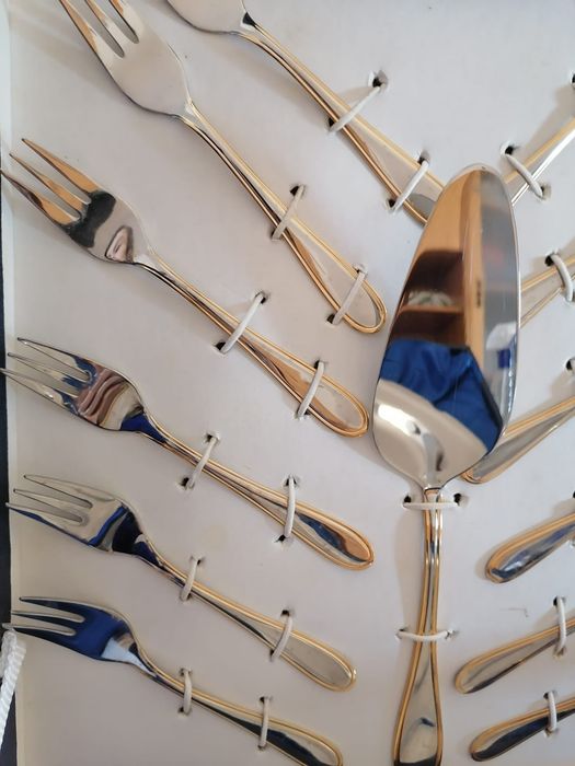 Vendo travessa para  bolo64729679901699121