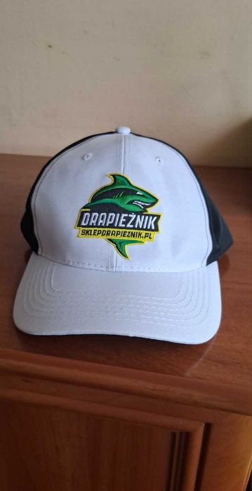 Czapka z daszkiem uniwersalna
