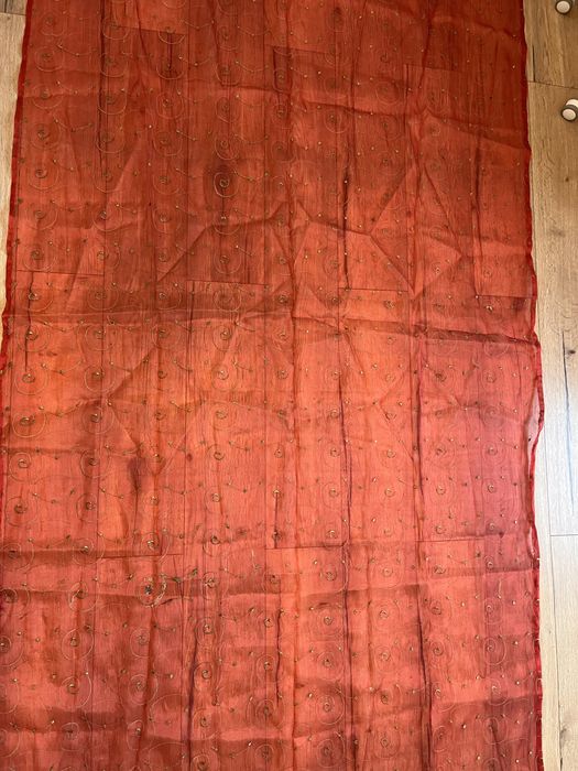 Cortina Vermelha e Dourada com Ilhós 140x250 cm - Como Nova
