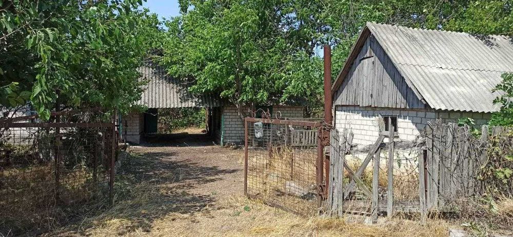 Будинок (домогосподарство під забудову) в с. Лобойківка