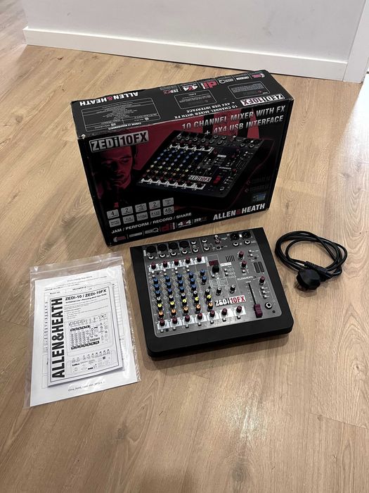 Mesa de mistura Allen & Heath ZEDi-10 FX
