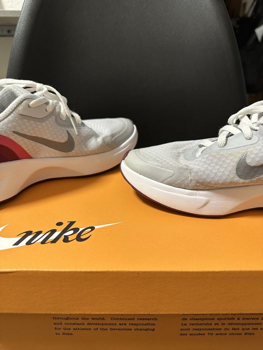 Кроссовки Nike беговые женские