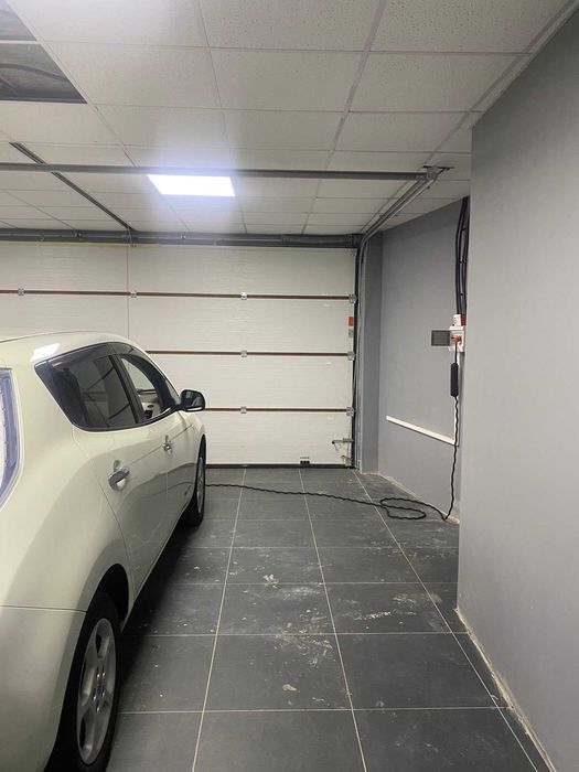 Будинок 500м2.Всі комунікаїї підключено. 200м до метро Осокорки