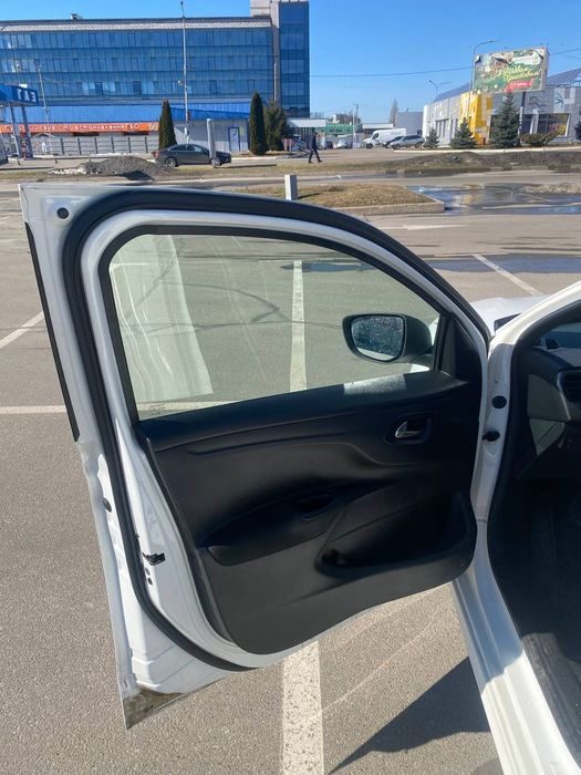 Citroën C-Elysee 1.6 газ/бензин
