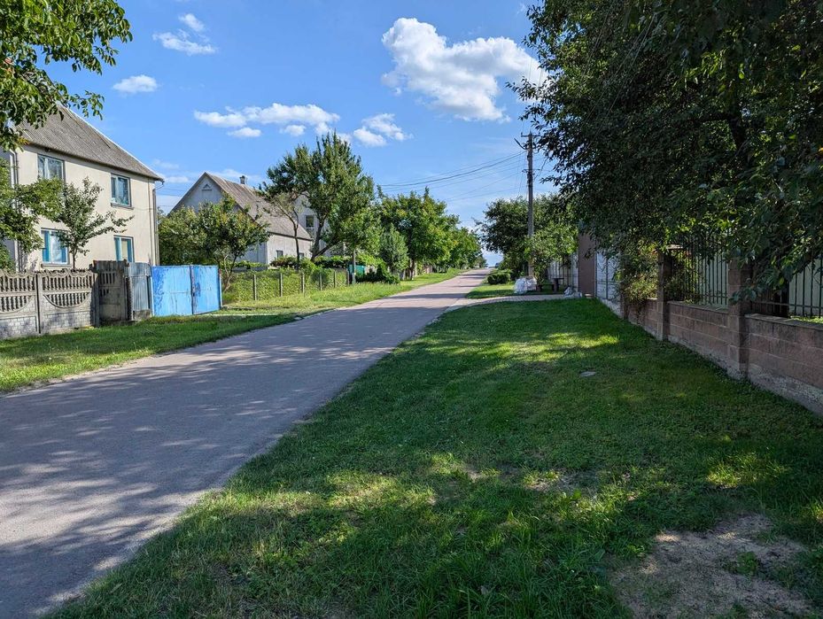 Будинок  20 км від Рівного в Зорі