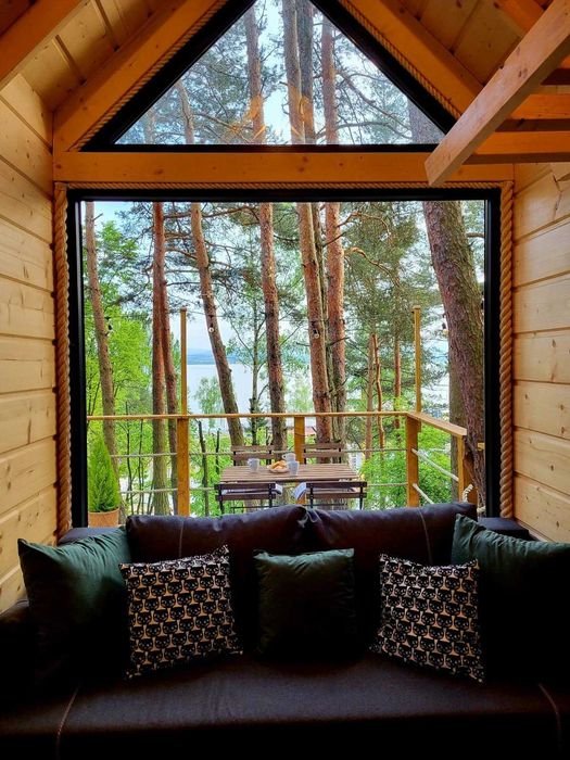 Jezioro Nyskie. Domki na drzewach Skorochów-Nysa