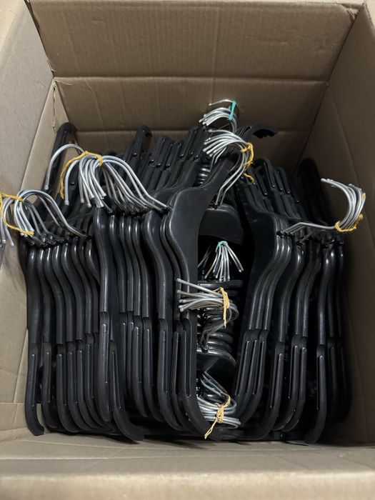 Плечики тремпеля вешалки б/у