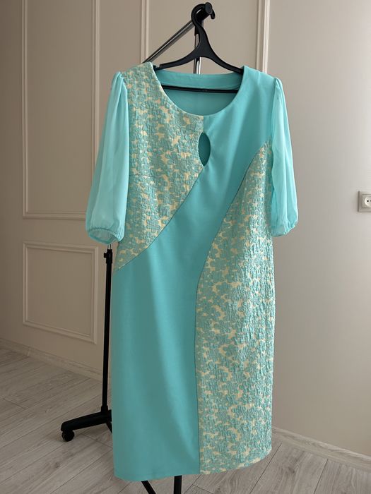 Бірюзова сукня