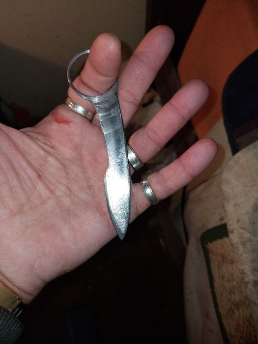 Fabrico facas de arremesso