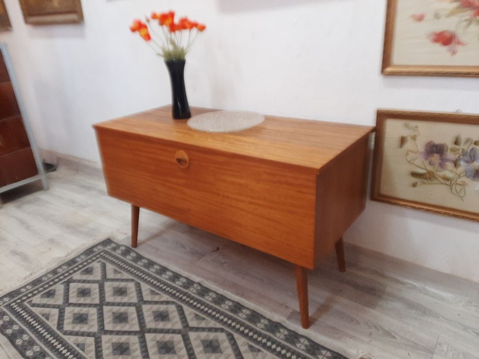 Wyjątkowa komoda Vintage – po renowacji, gotowa do nowego wnętrza!