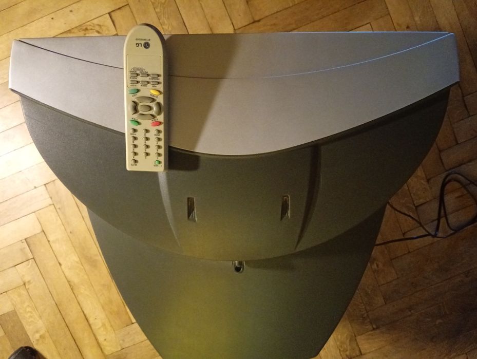Телевізор LG Flatron модель :RT-21FB35M.