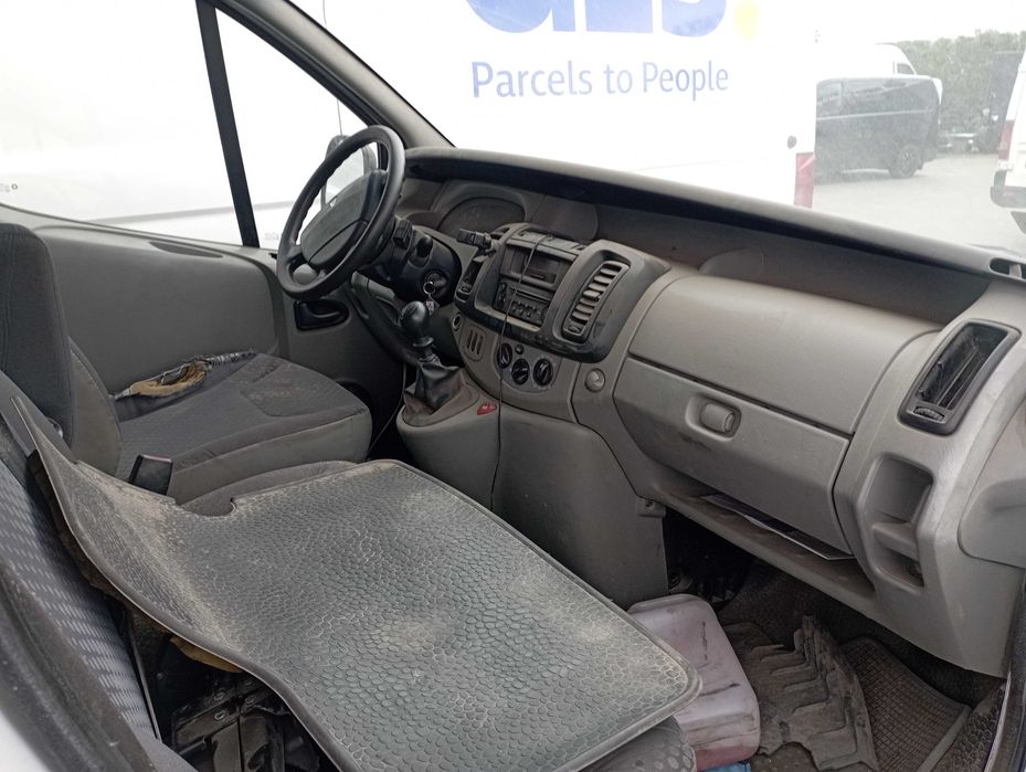 RENAULT TRAFIC  Furgon (Blaszak) 2009