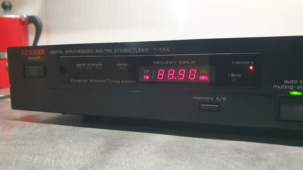 tuner Luxman T-100L - starszy model. Sprawny