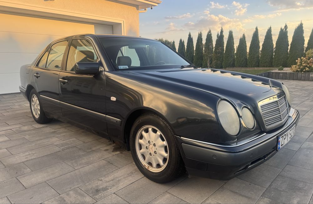 Mercedes - Benz  E200 benzyna, 1997 rok