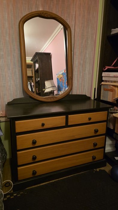 Cómoda com espelho