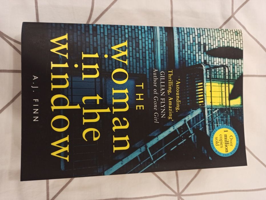 Book "The Woman in the Window" by A. J. Finn