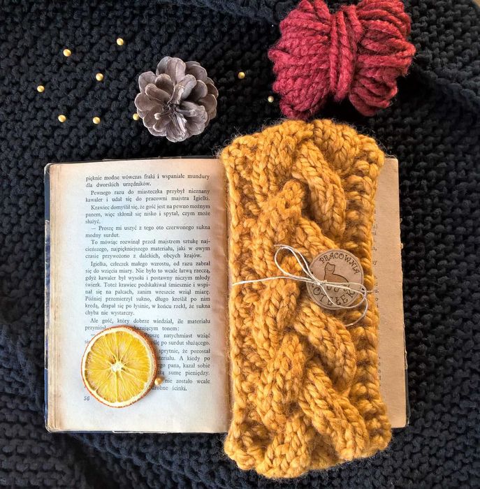 Opaska na głowę w kolorze miodowym