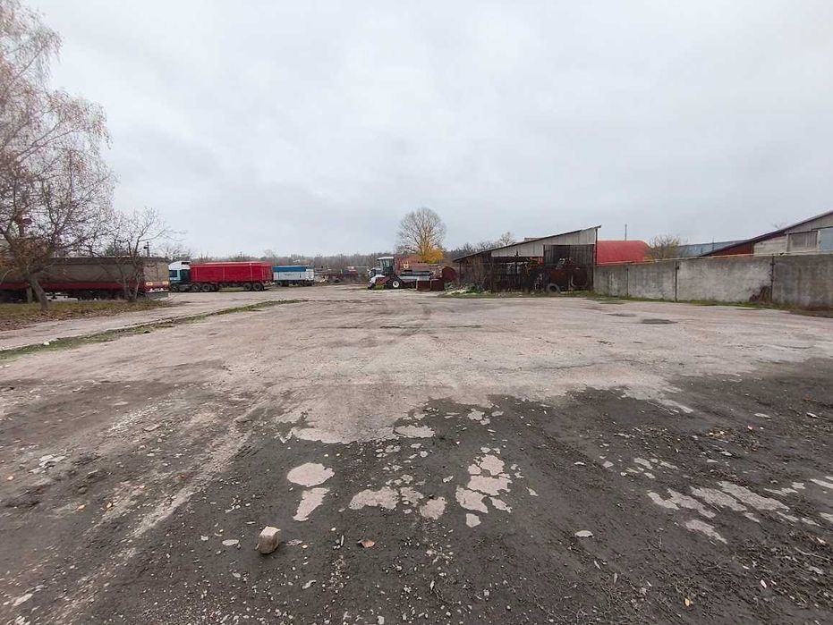 Продам  виробничу базу у м. Верхньодніпровську