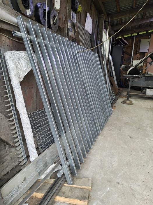 Bramy, przęsła, ogrodzenia, balustrady, konstrukcje stalowe.