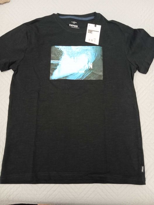 T-shirt manga curta "Tiffosi" - T13/14 anos - NOVA