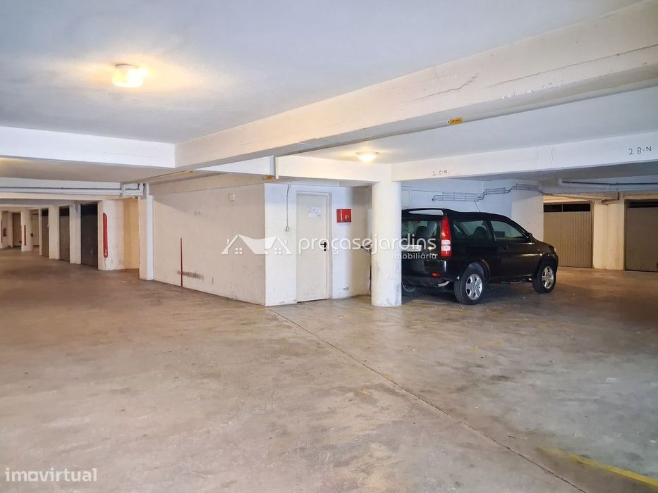 Parqueamento para 1 Carro