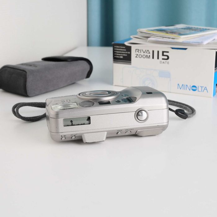 Minolta RIVA ZOOM DATE 115 - Плівковий фотоапарат