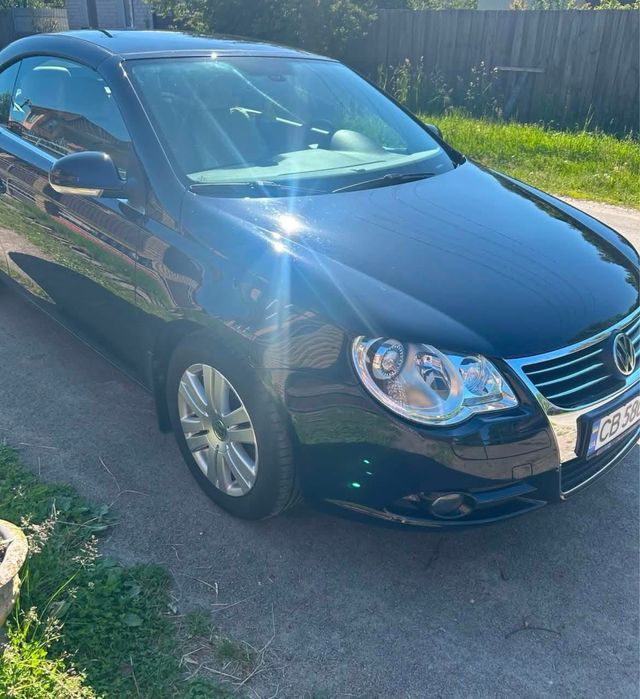 Автомобіль Volkswagen EOS