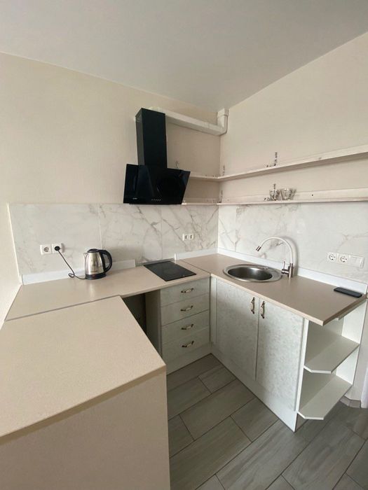 Продаж смарт квартири з меблями та технікою