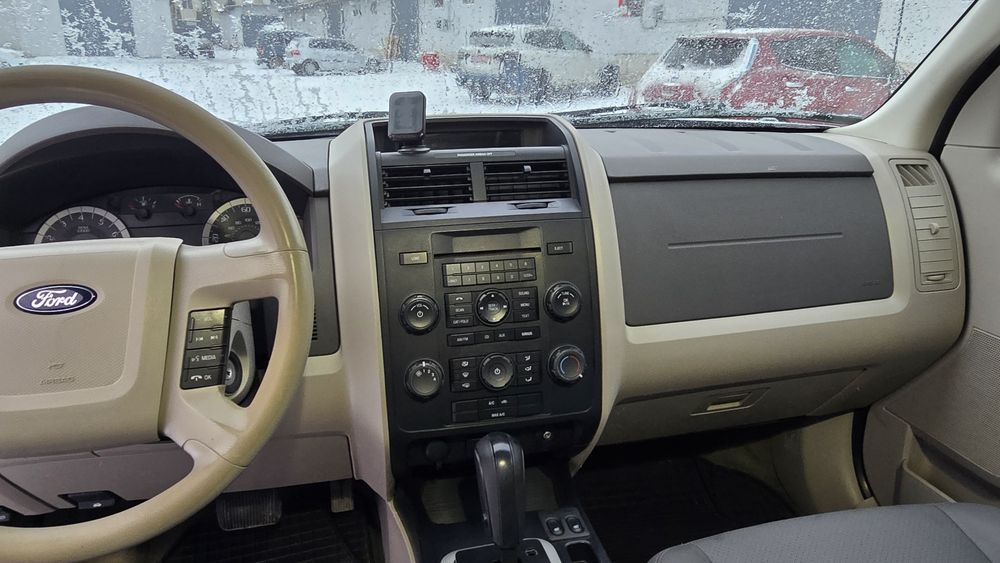 Продам Ford Escape 2010