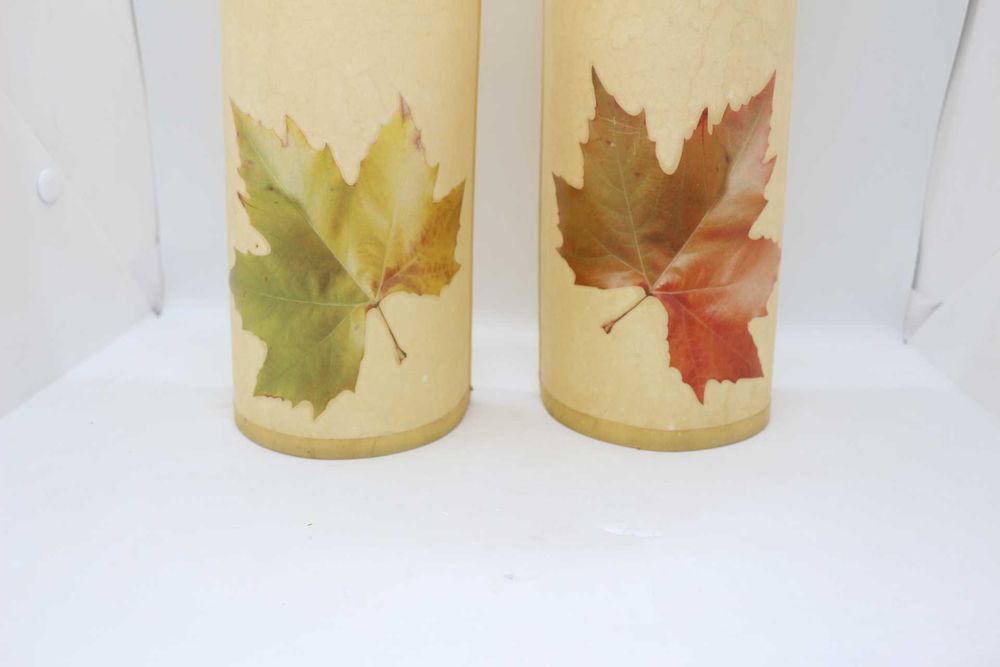 Par de Antigos Abajures em Meia Lua Desenho Folhas Secas