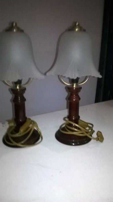 Candeeiros de mesa em metal e madeira