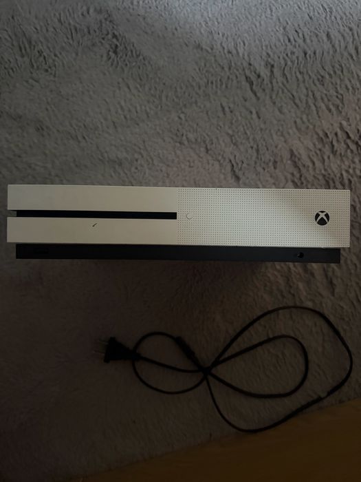 Xbox One S + gry