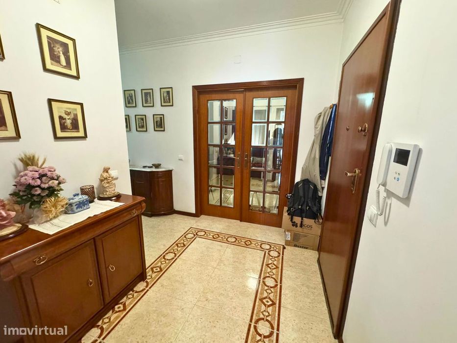 Apartamento T3 com Terraço e Garagem  em Santarém