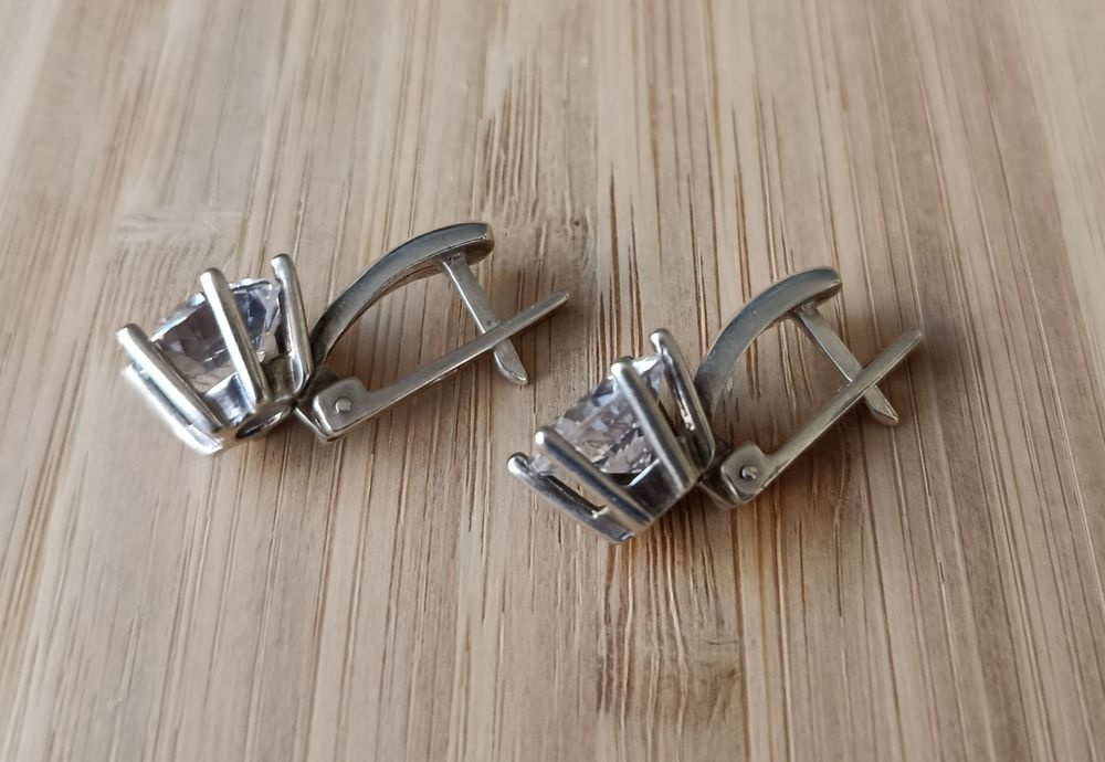 Серебряные серьги с крупными  фианитами