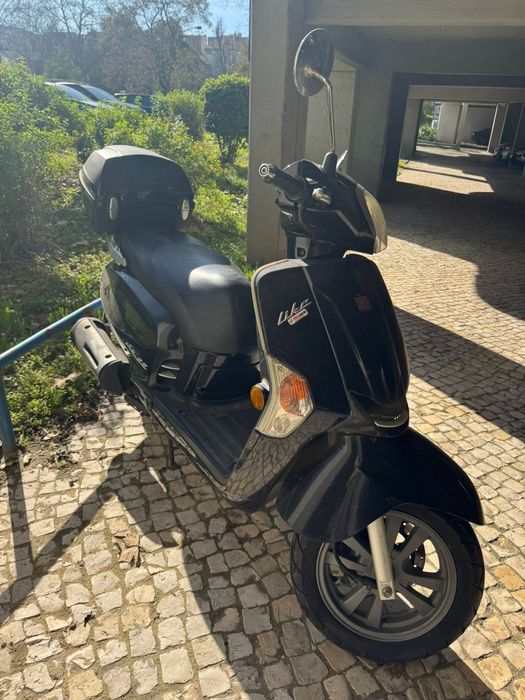 Mota Scooter KYMCO LIKE 125 preta
