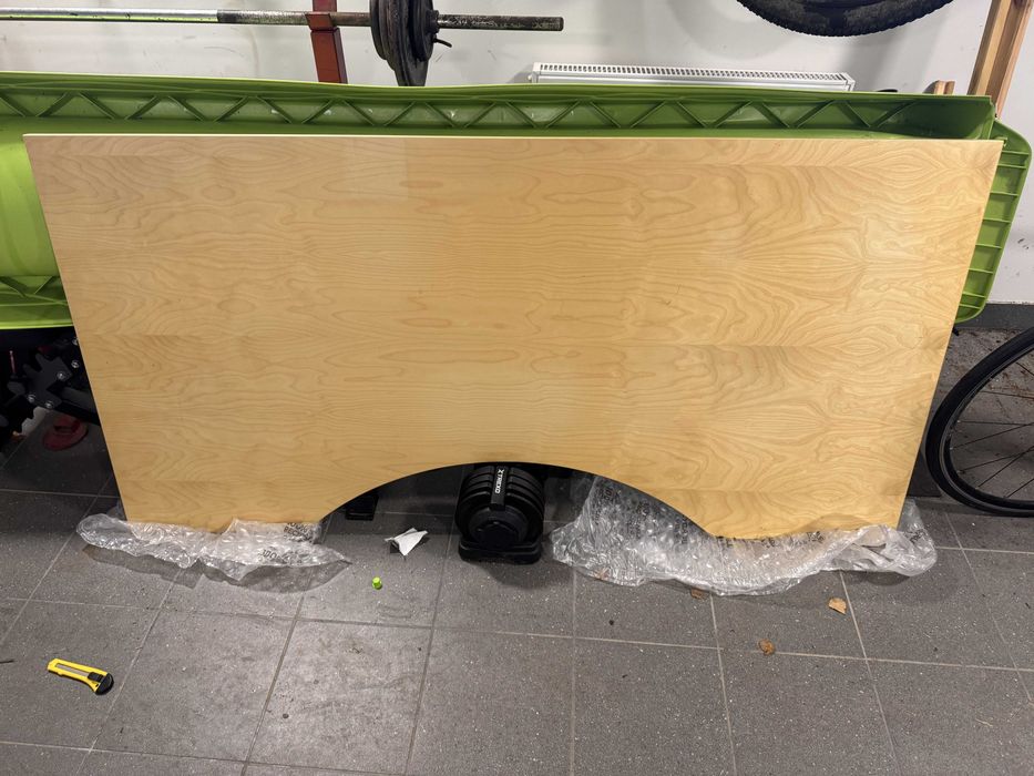 Blat biurka - duży - 180x90x2 z wcięciem o głębokości 20cm - fornir.