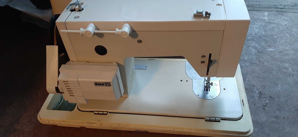 Maszyna do szycia Victoria Detmold