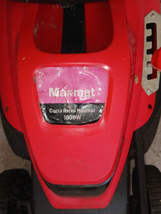 Máquinas agrícolas e corta relva