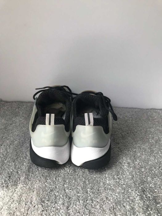 Кросівки Nike 44 розмір 28 см