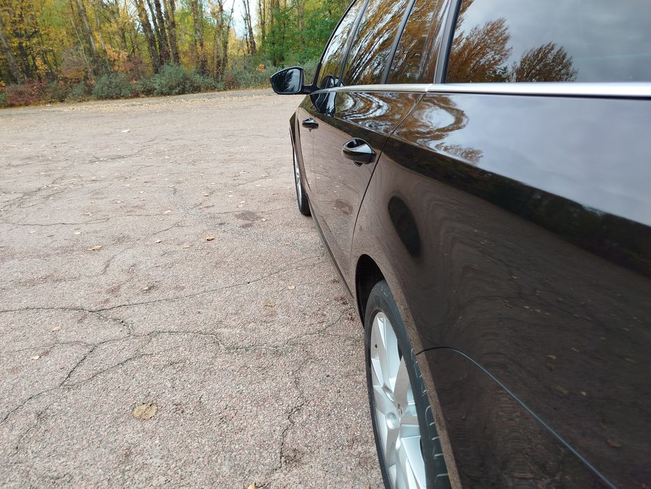 Продам авто Skoda Octavia A7 рестайлова двохлітрова на автоматі