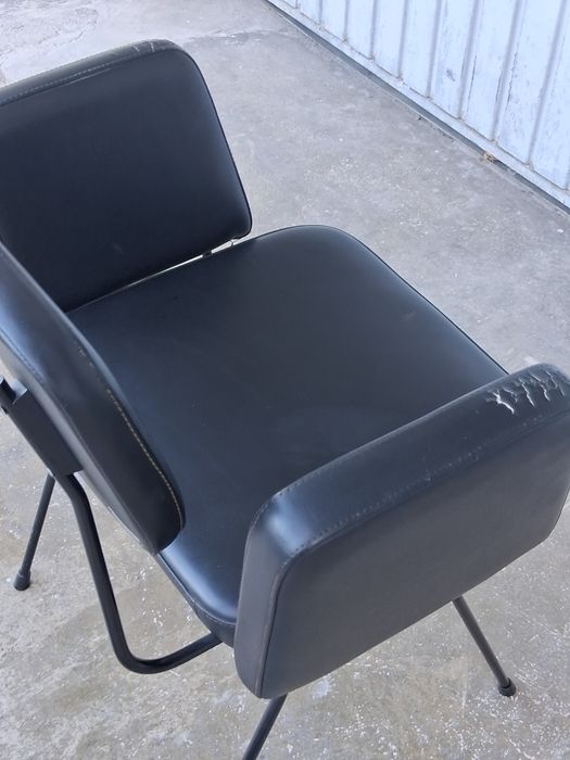 Cadeira vintage design português Daciano  da Costa Longra metalúrgica