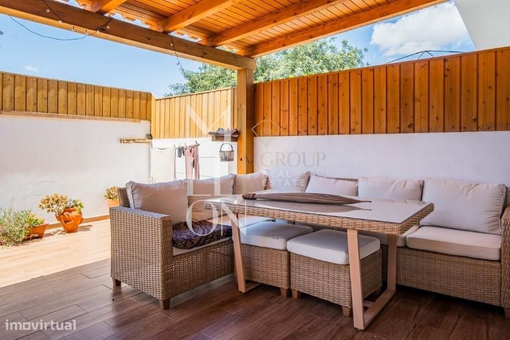 Moradia T3 Chave na Mão |Condomínio c/Piscina, Garagem Privada para 3