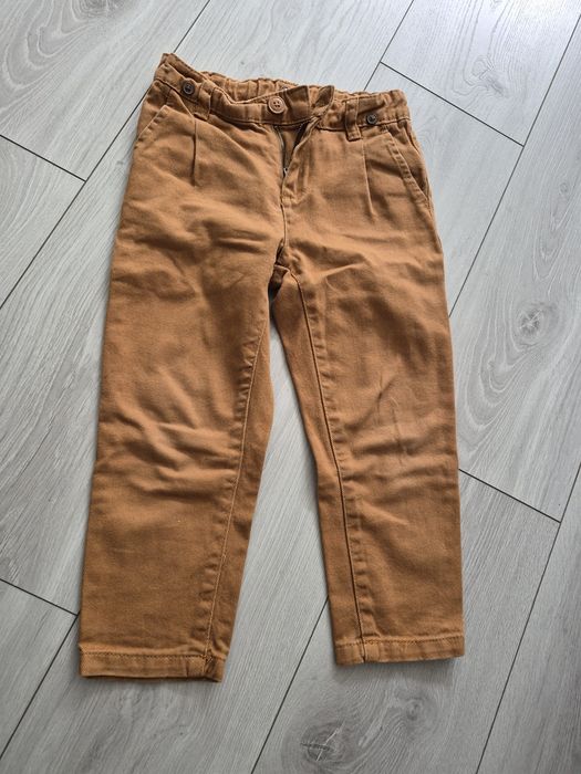 Spodnie r 104 jak nowe