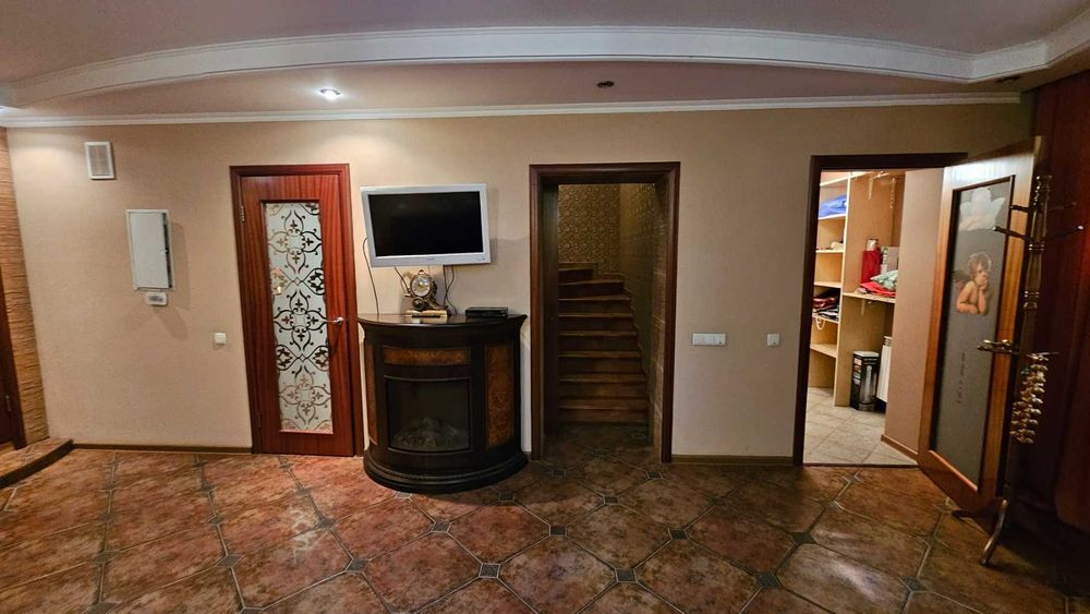 Продаж будинку-бункер 250м  Гореничі! Киів  10 хв!