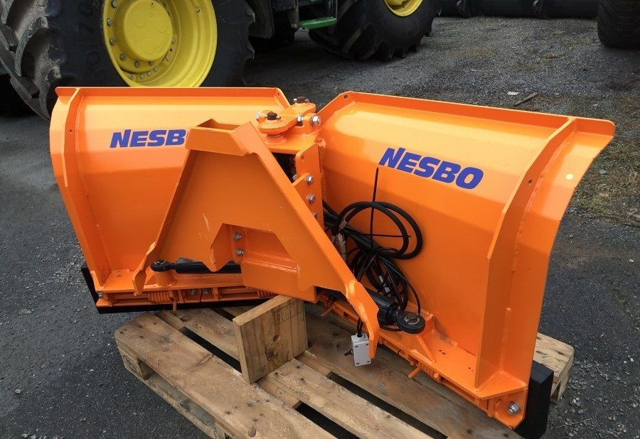 Pług do śniegu Nesbo odśnieżny regulowany V hydrauliczny Iseki Kubota