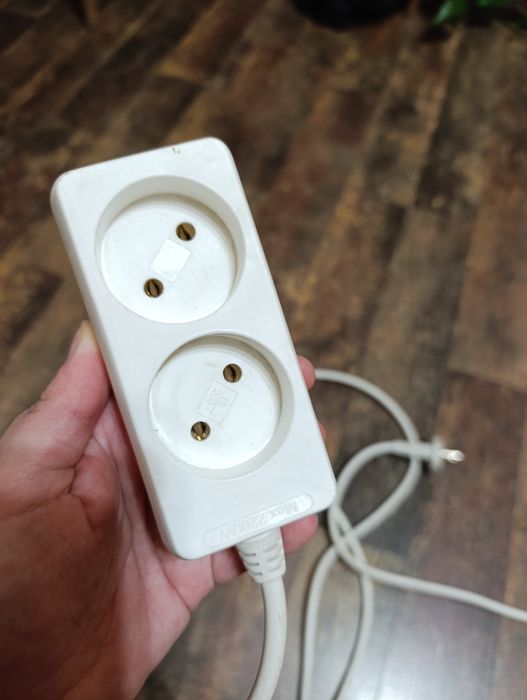 Мережевий подовжувач на 2 розетки  2.8 м White