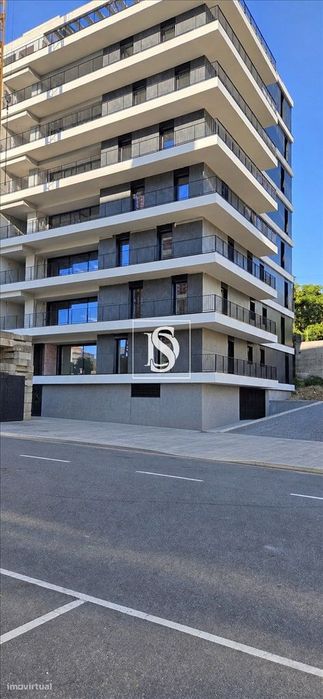 T2 Novo com Varanda e Garagem em Nogueira, Braga | 359.000 €
