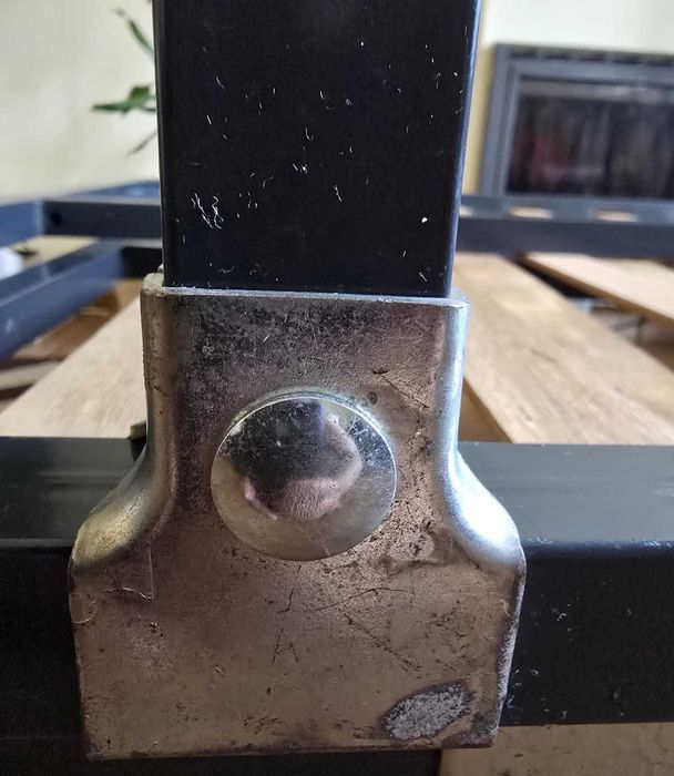 ESTRADO   solteiro con 5 patas