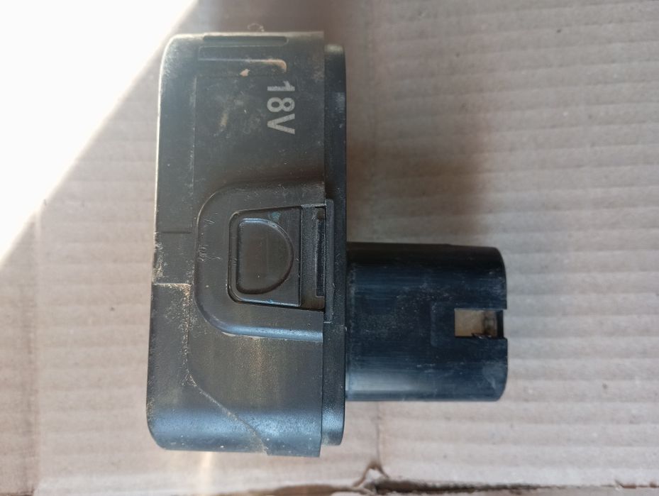 Шурупокрут акумулятор