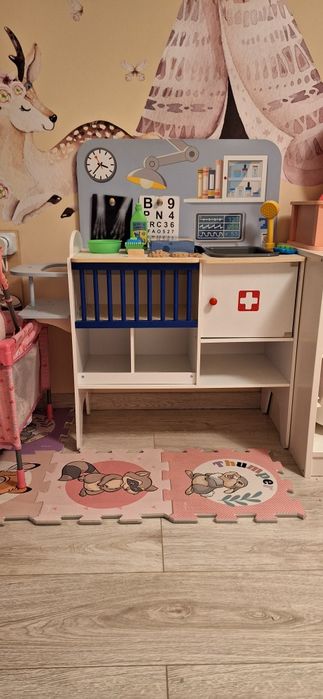 Klinika dla dzieci i weterynarz 2w1 Playtive, z prawdziwego drewna